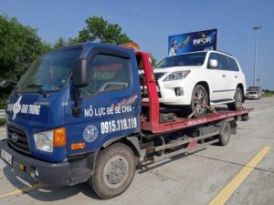 cuu-ho-xe-lexus-o-hung-yen1