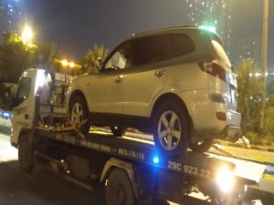 giup-xe-bi-chap-dien-tai-cau-giay1-1