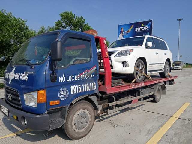 cuu-ho-xe-lexus-o-hung-yen1